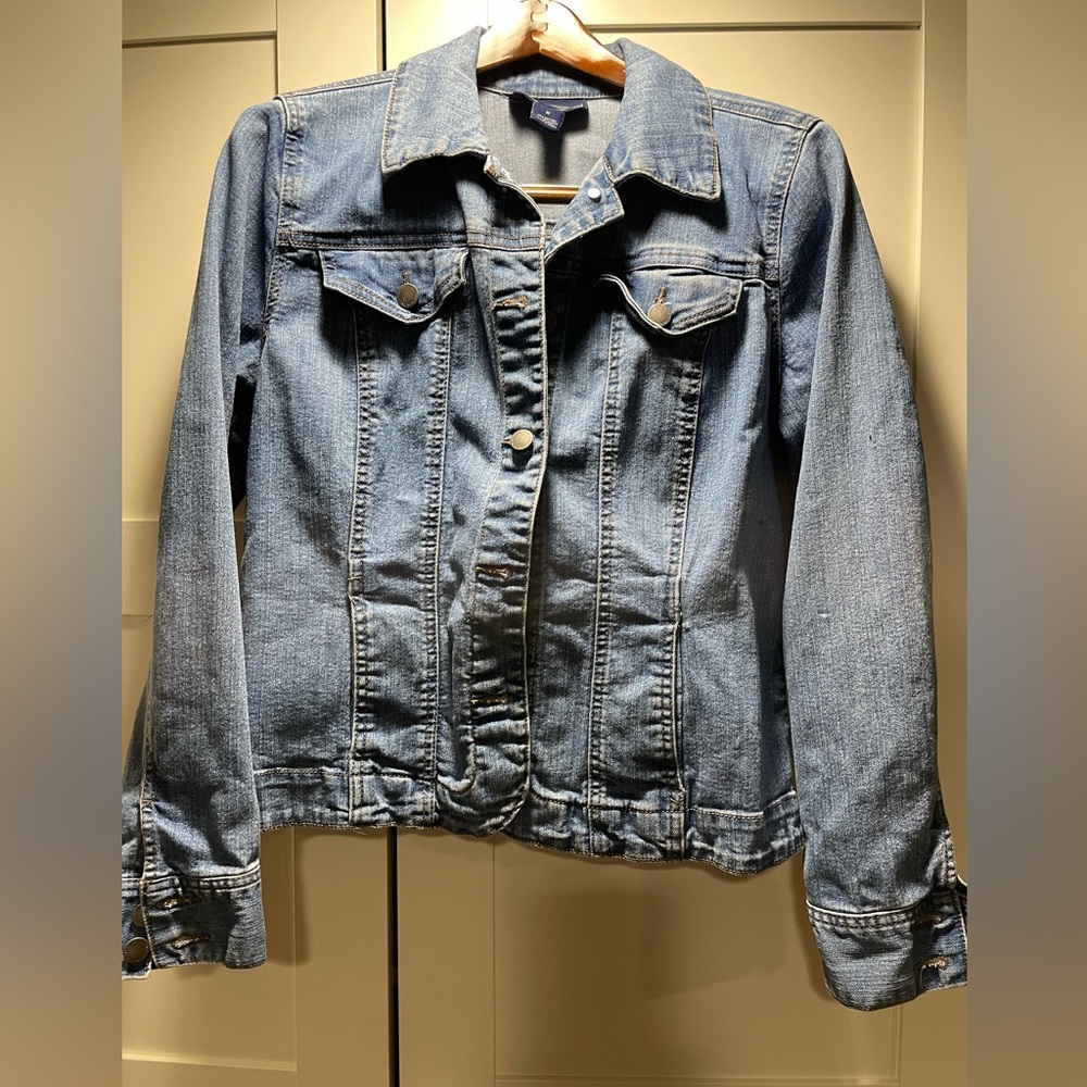 Charter Club blue jean jacket
Size M